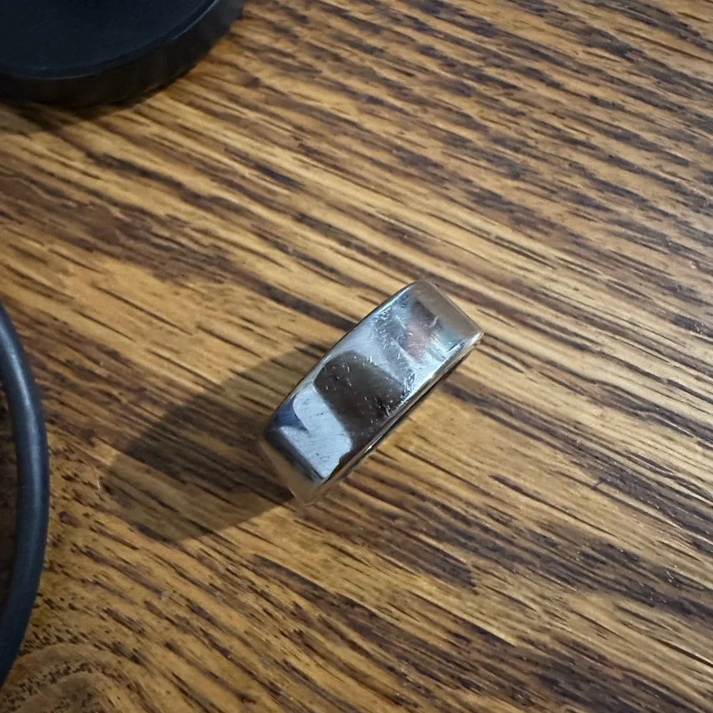 Oura Heritage Ring, Gen 2 - Picture 2 of 7